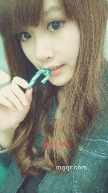 红酒红唇红指甲的第19张照片