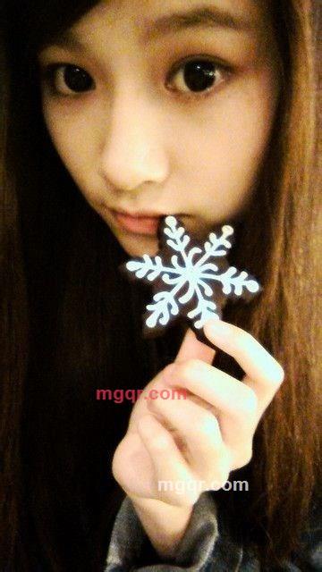 红酒红唇红指甲的第13张照片