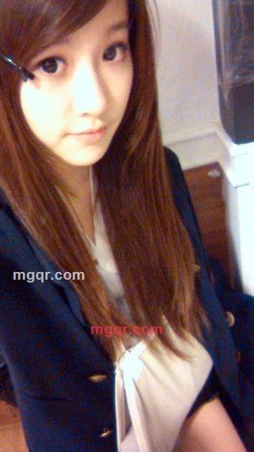 红酒红唇红指甲的第4张照片