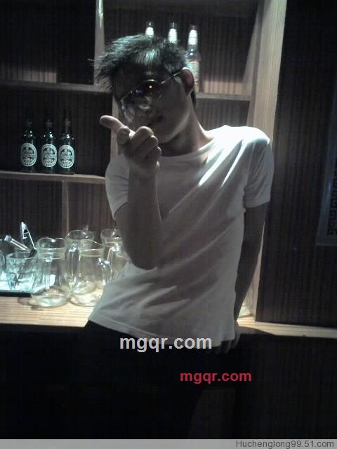 歌者与猫的第1张照片