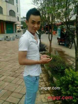 宅男在家等勾引的第11张照片