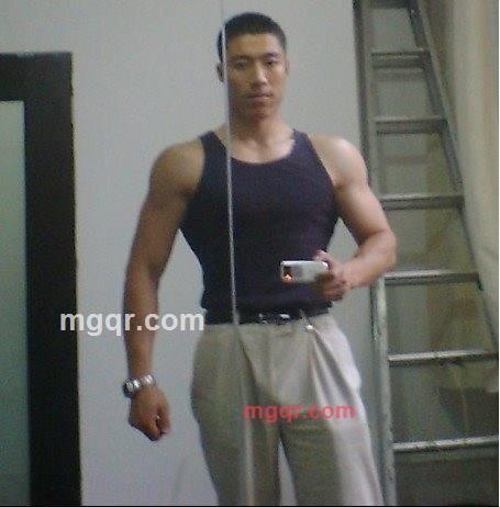 带杜蕾斯*奔的男人的第1张照片