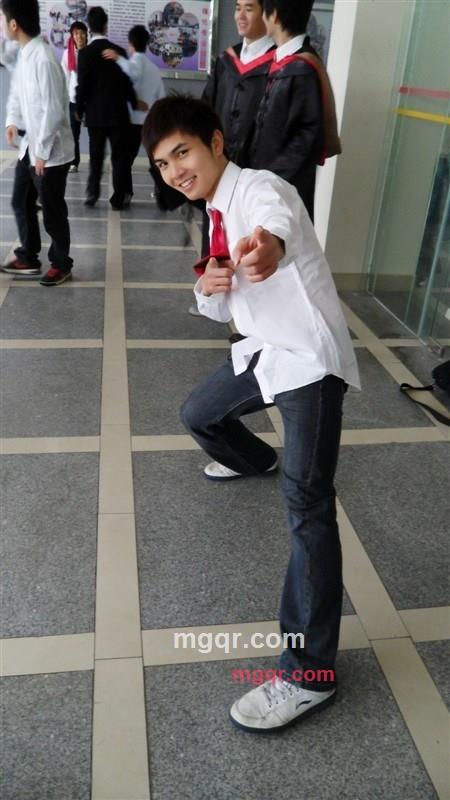 扣扣二7零六4六3七零的第1张照片