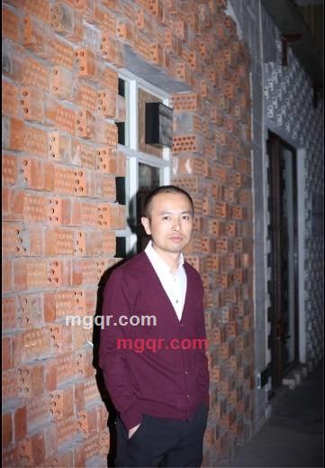 右手是爱的第1张照片