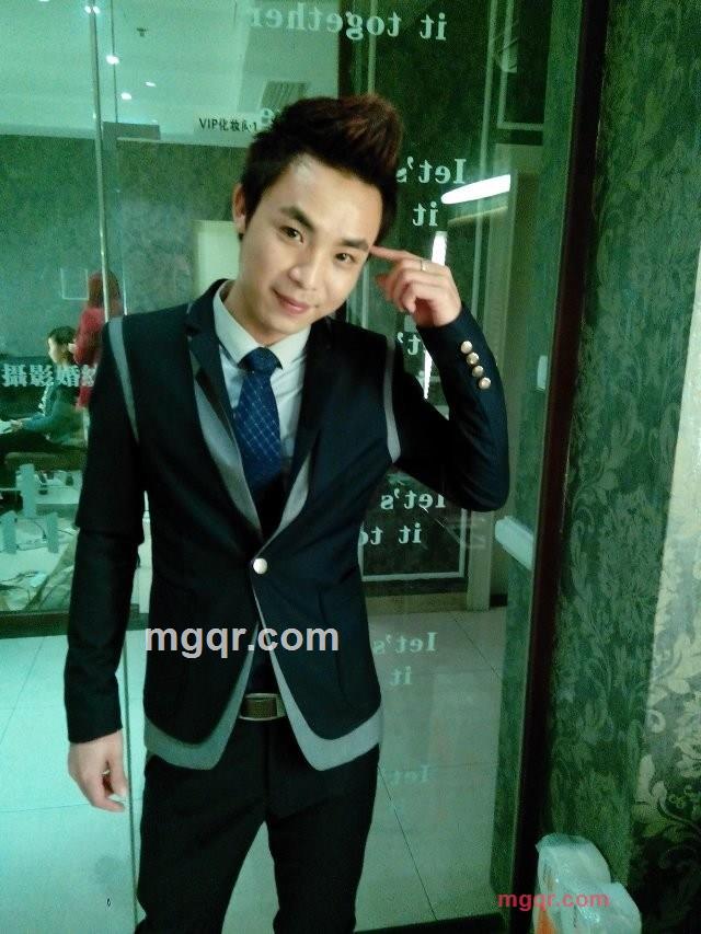 宅男在家等勾引的第5张照片