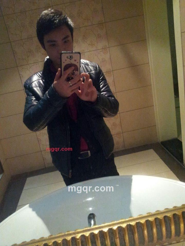 宅男在家等勾引的第2张照片