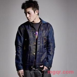 一个很风流的男人的第1张照片