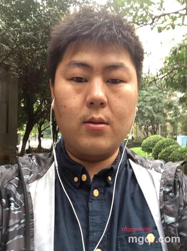 蓝色男的第1张照片