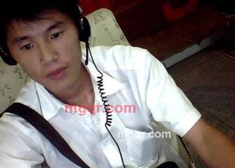 草原绿狼的第1张照片