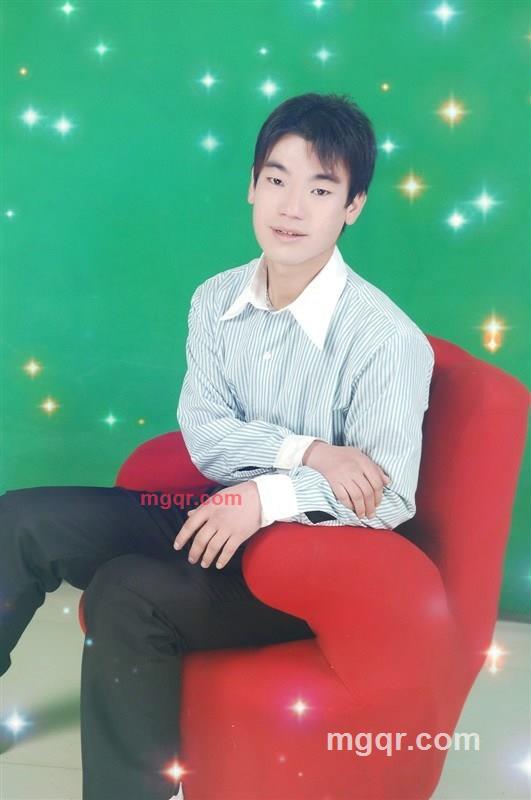 散落在指尖的爱的第1张照片