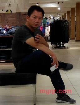 男人也需要安慰的第1张照片