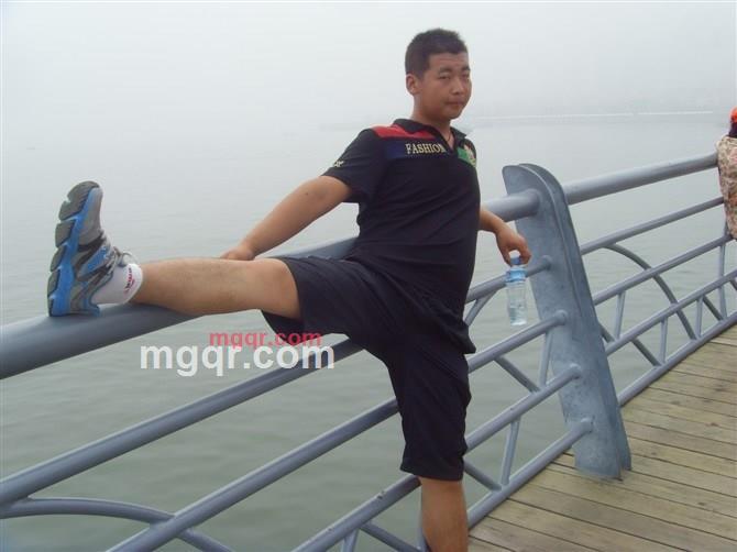 朝气蓬*一颗松的第5张照片