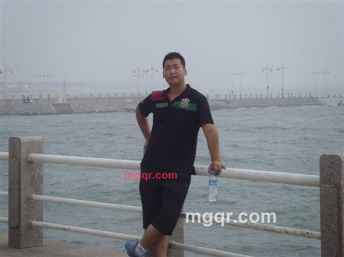 朝气蓬*一颗松的第1张照片