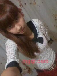 不哭的女孩的第9张照片