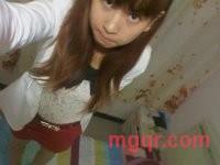 不哭的女孩的第8张照片