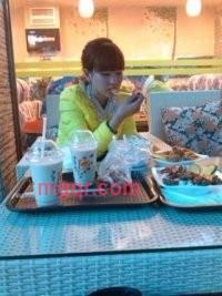 不哭的女孩的第7张照片