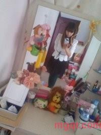 不哭的女孩的第3张照片