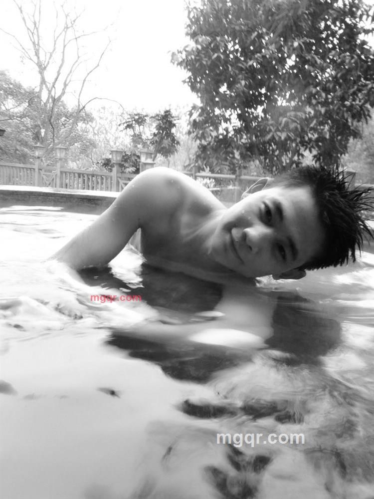 E、夜、情的第1张照片