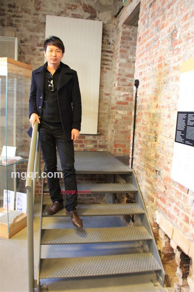 黑色绘的第2张照片