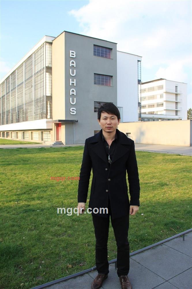 黑色绘的第1张照片