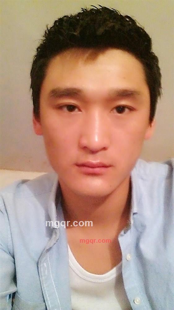 抬头闭眼的第2张照片