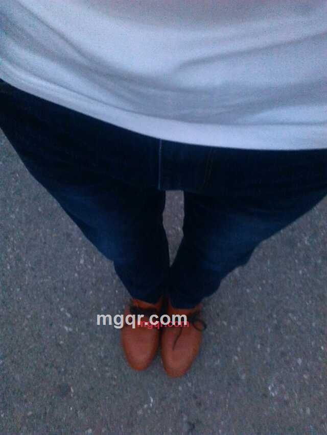 抬头闭眼的第1张照片