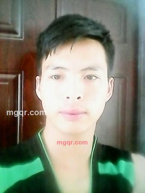 男人放荡不羁的第1张照片