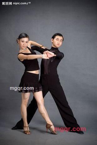 一个人恋上寂寞的你的第3张照片