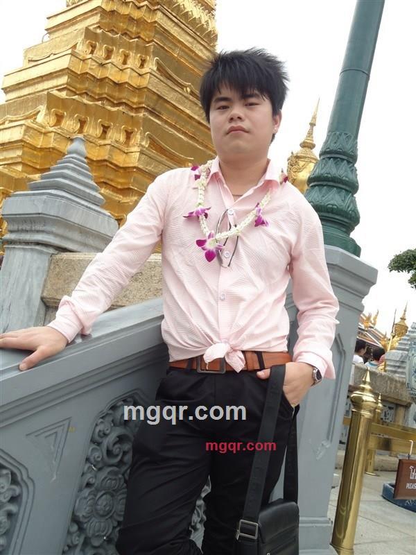 拖拉机的三套车的第1张照片