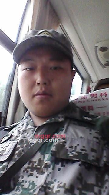 慌乱男的第1张照片