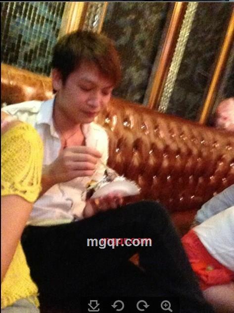 **丿的第1张照片