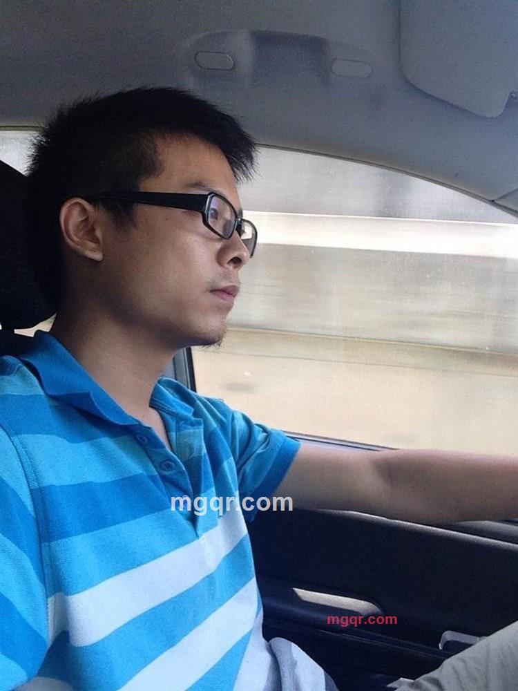 笑颜下的痛的第1张照片