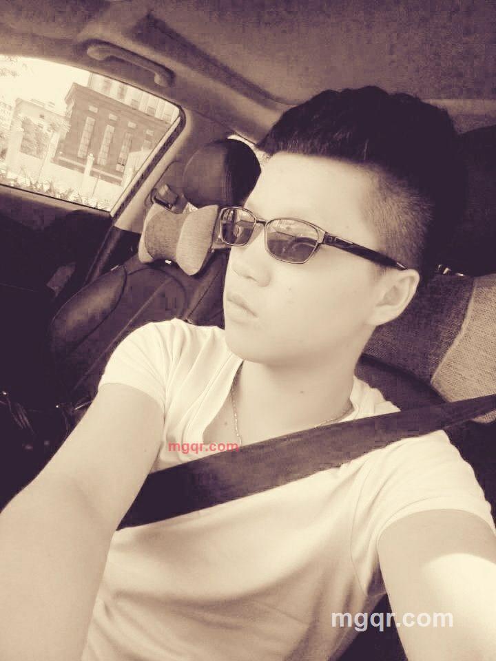 缺爱的第1张照片