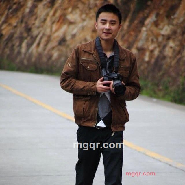 厚实宽阔肩膀让你靠的第3张照片