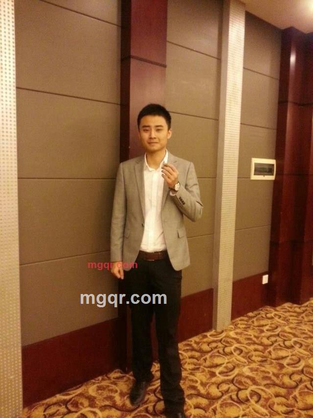 厚实宽阔肩膀让你靠的第2张照片