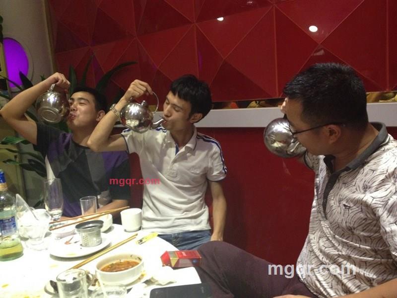 荷尔蒙哥哥的第1张照片