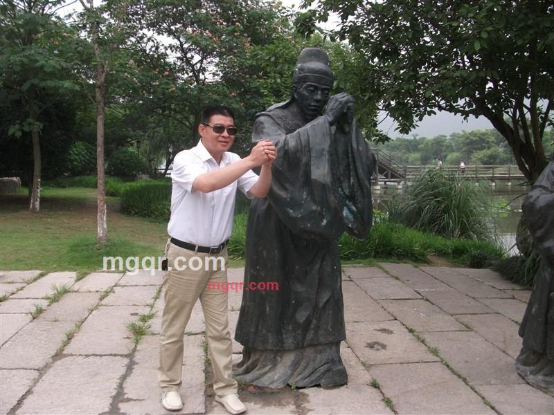 杭州哥一人的第1张照片