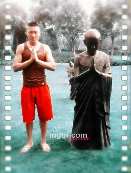 《夜孤独》的第1张照片