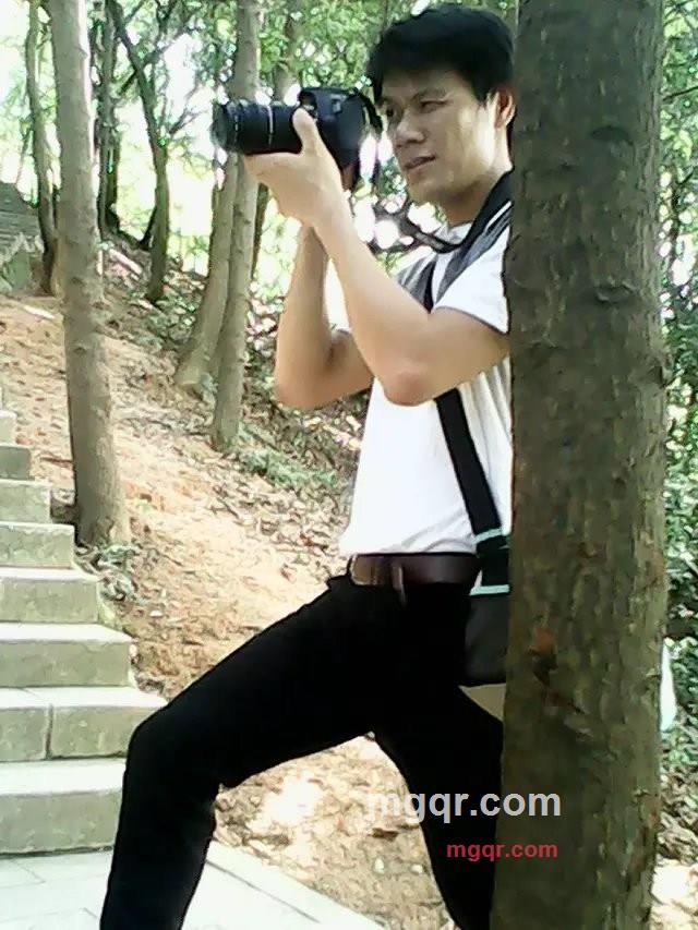 谁来陪的第2张照片