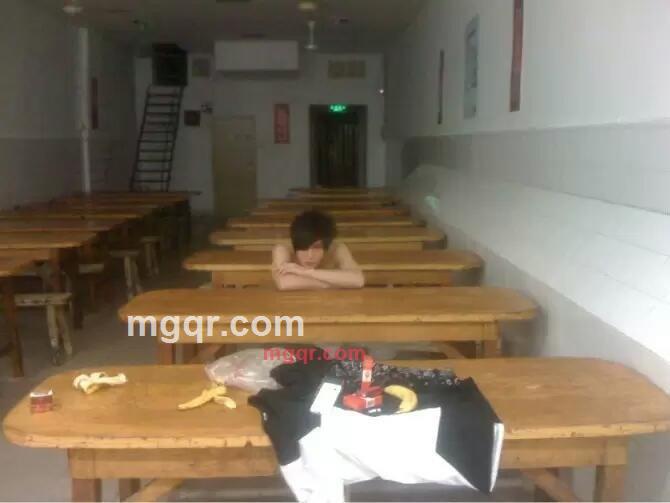 盼一枝红杏的第3张照片