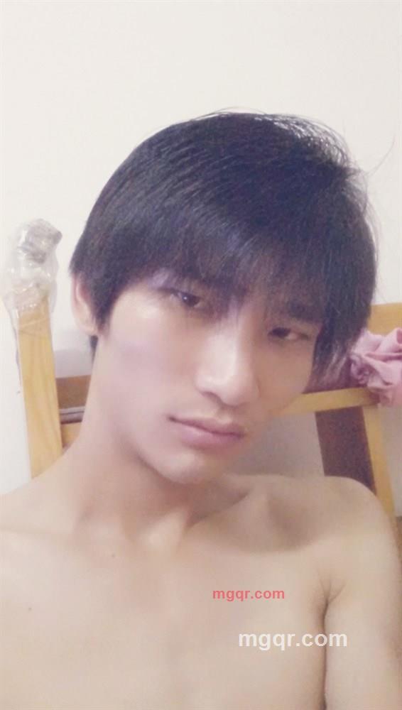 95纯情小鸭鸭的第2张照片