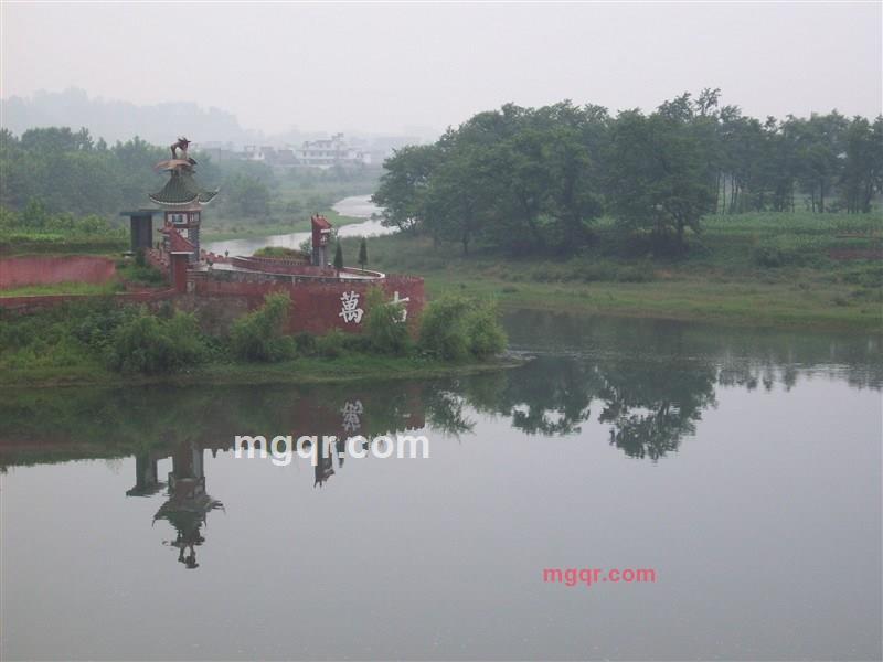 无助的寂寞人的第3张照片