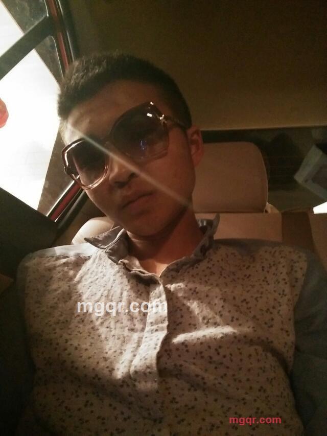 小伙子无限嗨的第1张照片