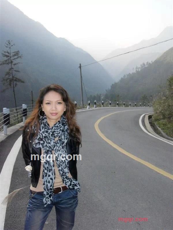 妩媚的女人的第3张照片