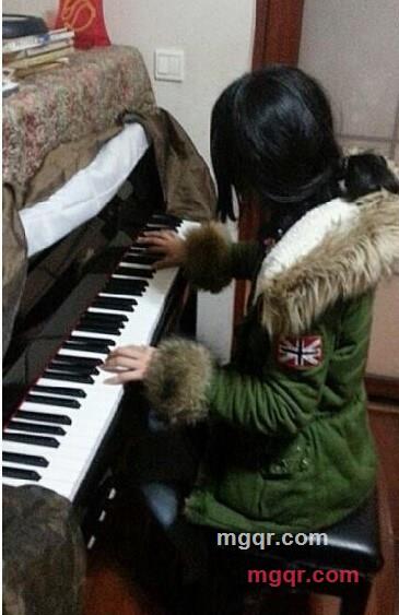 冰洁水中的<。)#)))≦的第2张照片