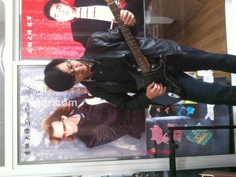 石头下的蛋的第3张照片