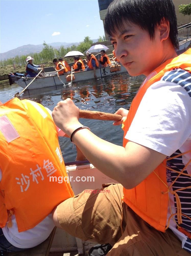 想有人陪的第1张照片