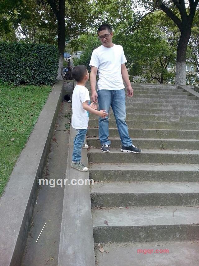 烟花一样寂寞的第1张照片