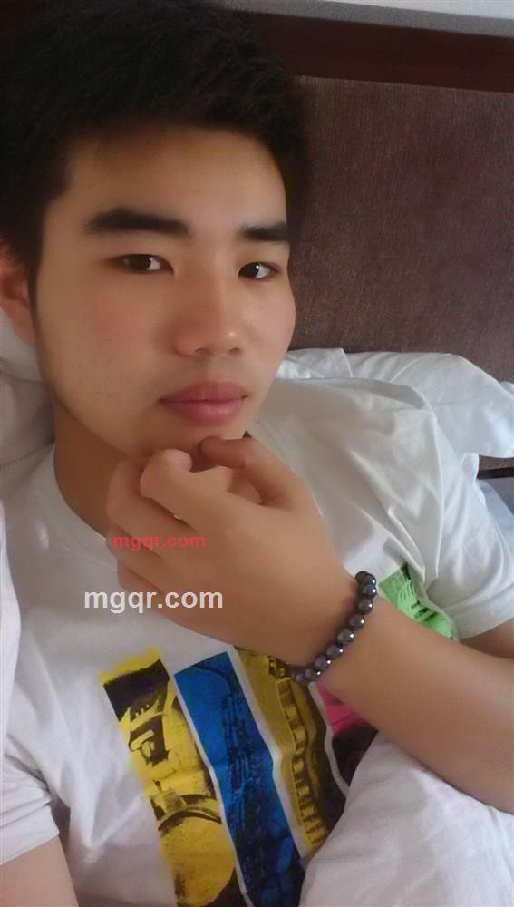 趴在墙头等红杏的第4张照片