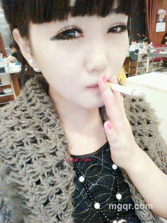 冷艳如冰霜的第3张照片